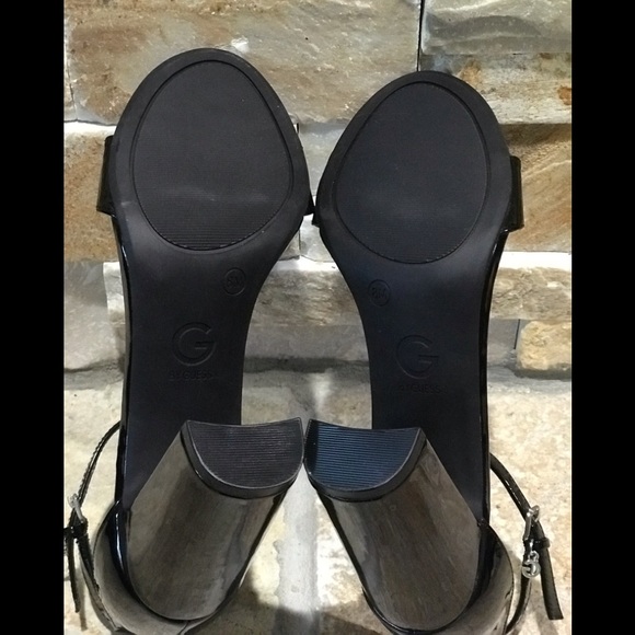 New w/o box Guess black patent faux leather heels - Picture 6 of 6